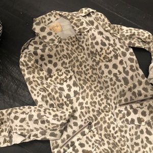 Leopard light jacket